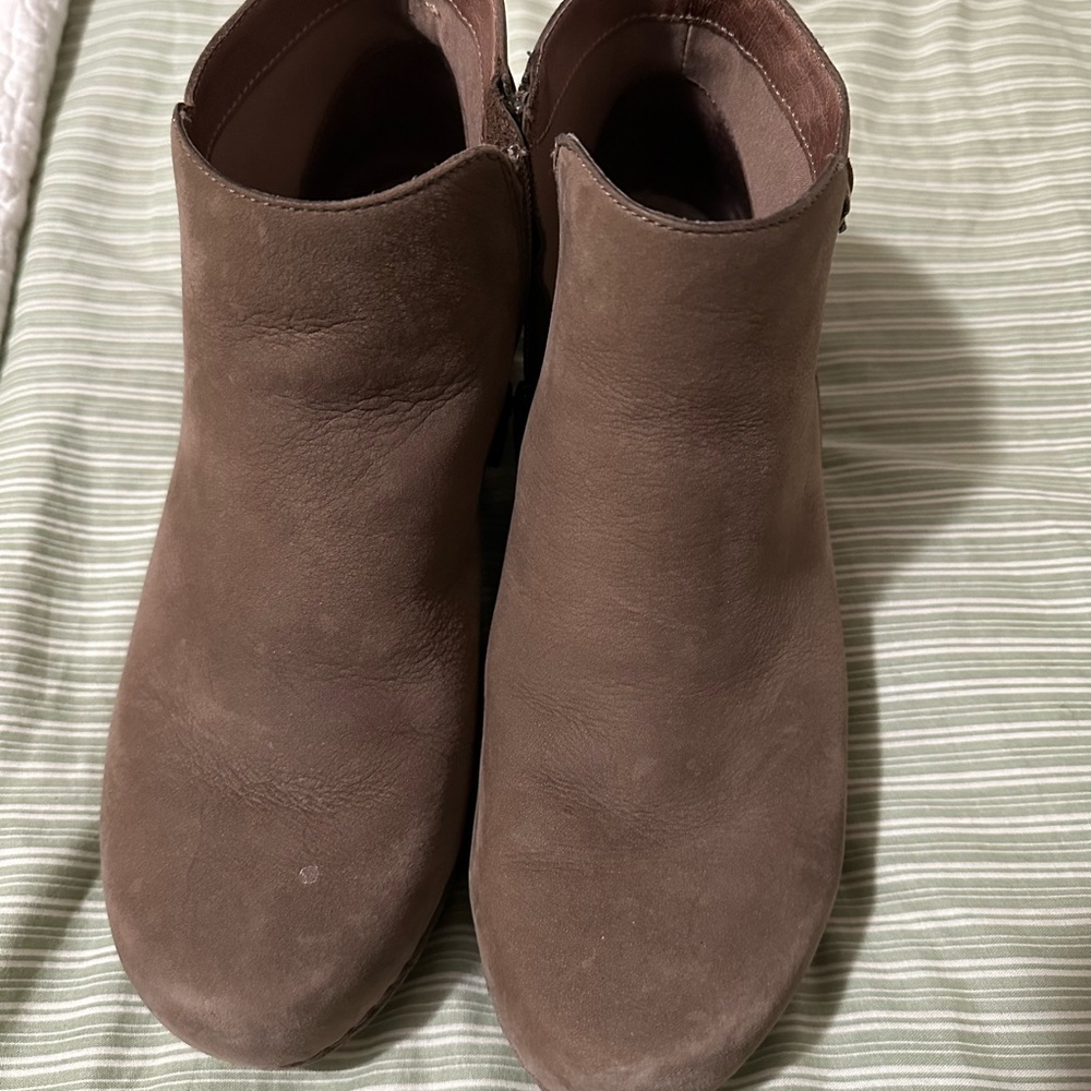 Dansko size 39 Brown Ankle Boots